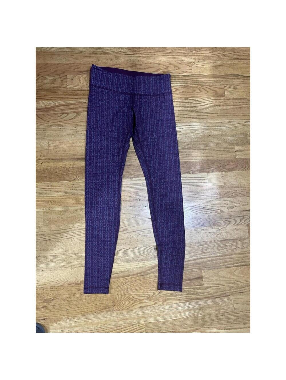 Women’s Lululemon Purple Leggings Size 8 yoga pants